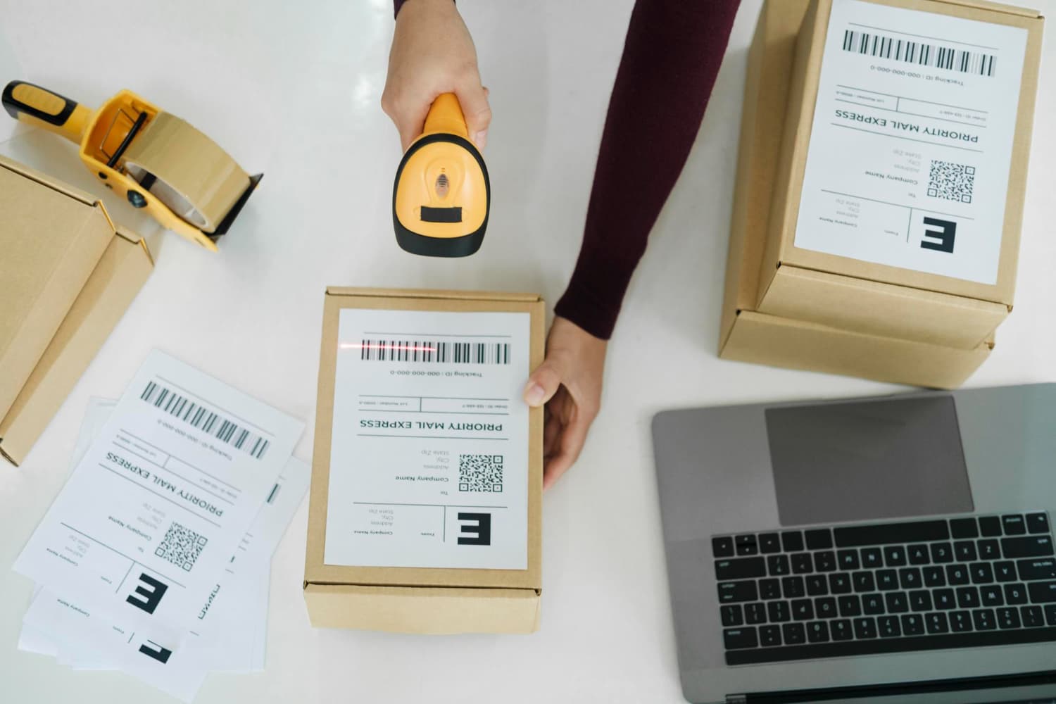 RFID vs NFC vs QR Codes vs GPS Tags Comparison for Asset Tracking